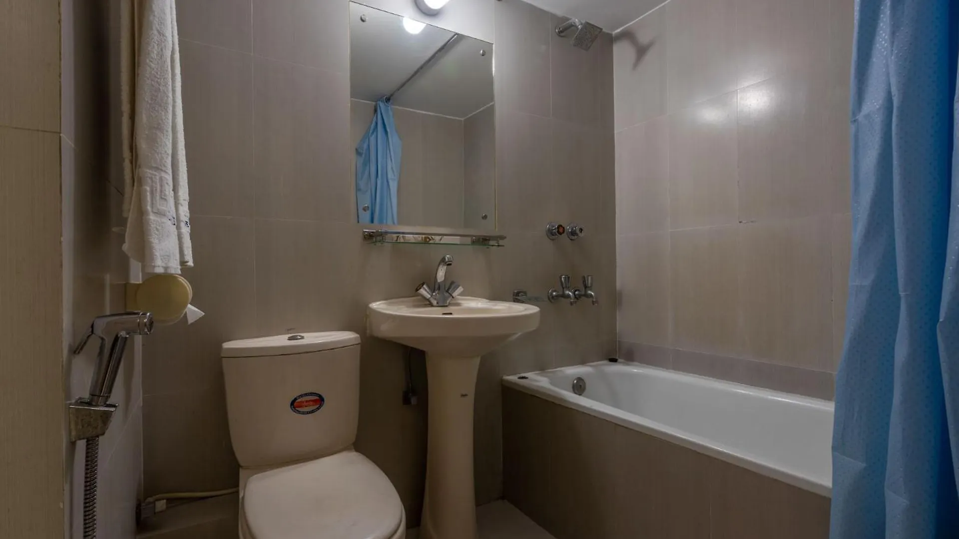 Hotel Ashrafee Dhaka 3*,